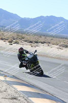 media/Dec-01-2025-Moto Forza (Mon) [[2daa91e15f]]/3-Beginner Group/Session 3 (Turn 16 Inside)/